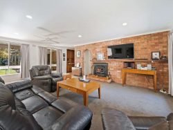 5043 Great Alpine Rd, Ovens VIC 3738, Australia