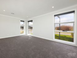 3 Hanrahan St, Hamilton Valley NSW 2641, Australia