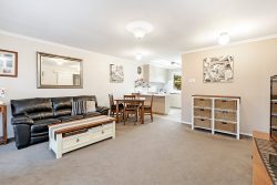 Unit 2/4 Carmell Dr, Warrnambool VIC 3280, Australia