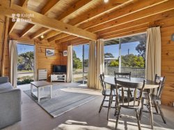 21 Swanwick Dr, Coles Bay TAS 7215, Australia