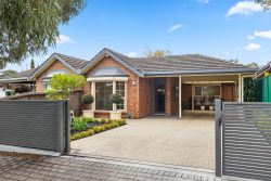 22 Torrens St, Mitcham SA 5062, Australia