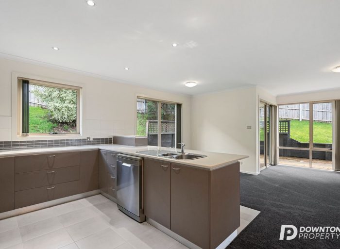 Unit 5/46 Willowbend Rd, Kingston TAS 7050, Australia