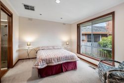 3 Railway Cres, Bentleigh VIC 3204, Australia