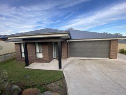 18 Royce Cres, Lavington NSW 2641, Australia