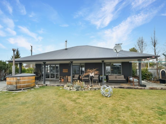 19 Simons Street, Twizel, Mackenzie, Canterbury 7901 New Zealand