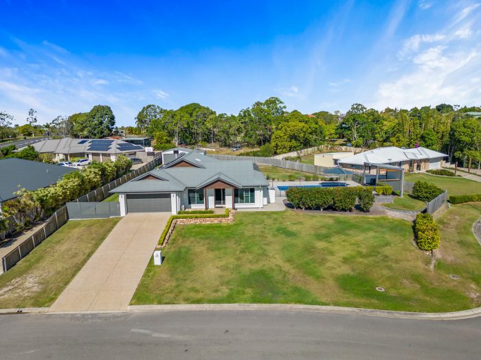 6 Hummock View Drive, Craignish QLD 4655, Australia