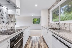 2/94 Kaurilands Road, Titirangi, Waitakere City, Auckland, 0602, New Zealand