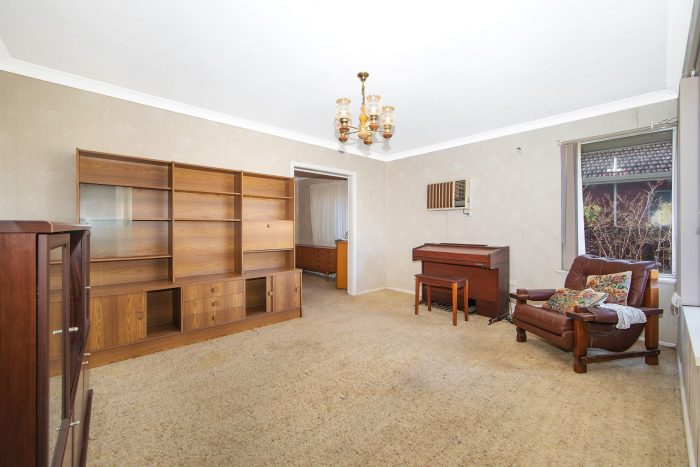 12 Camellia Cir, Woy Woy NSW 2256, Australia