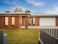 6 Kars St, Yackandandah VIC 3749, Australia