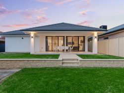 16 Kingswell Ave, Rostrevor SA 5073, Australia