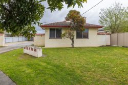 Unit 1/423 Griffith Rd, Lavington NSW 2641, Australia