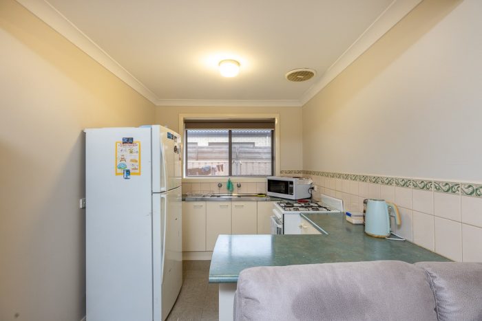 Unit 1/423 Griffith Rd, Lavington NSW 2641, Australia