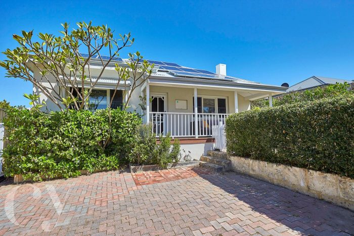 54A Aurelian St, Palmyra WA 6157, Australia