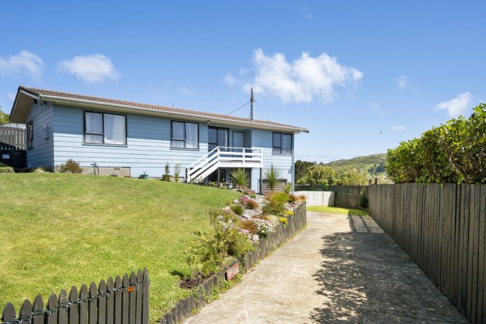 13 Buccaneer Place, Grenada Village, Wellington, 6037, New Zealand