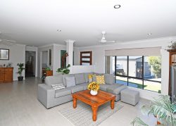 6 Bonnie Pl, Craignish QLD 4655, Australia