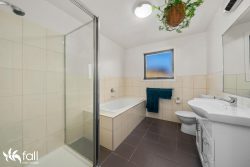 Unit 3/4 Higson St, Midway Point TAS 7171, Australia