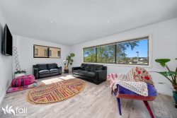 Unit 3/4 Higson St, Midway Point TAS 7171, Australia