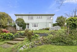 28 St Johns Terrace, Tawa, Wellington, 5028, New Zealand