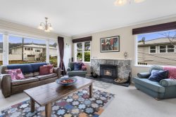 28 St Johns Terrace, Tawa, Wellington, 5028, New Zealand