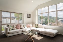 8 Neston Grove, Churton Park, Wellington, 6037, New Zealand