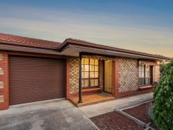 2/8 Richards Rd, Willunga SA 5172, Australia