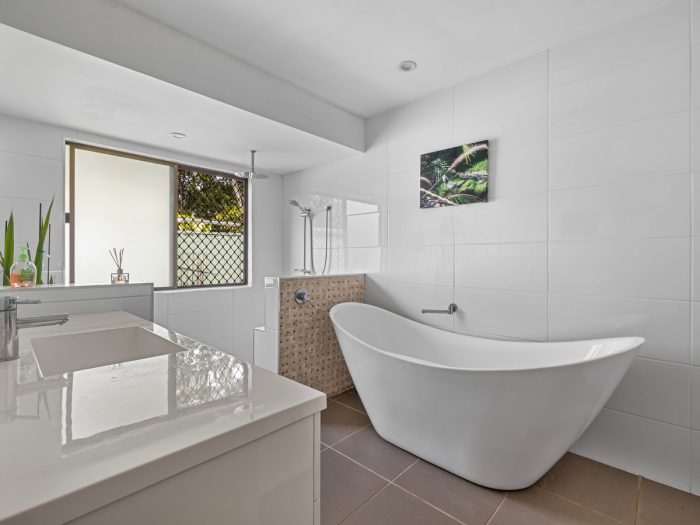 15 Drummoyne Ct, Robina QLD 4226, Australia