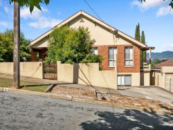 6 Thomas St, Myrtleford VIC 3737, Australia