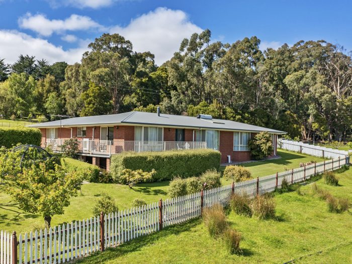 24 Alburys Rd, Huonville TAS 7109, Australia