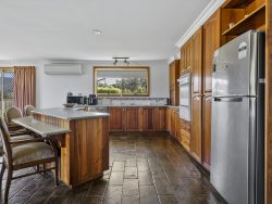 24 Alburys Rd, Huonville TAS 7109, Australia