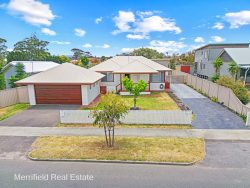 24 Angove Road Spencer Park WA 6330, Australia