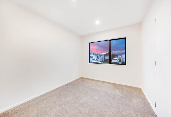 27 Combat Street, Takanini, Papakura, Auckland, 2110, New Zealand