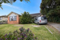 10 Daphne St Doncaster East VIC 3109, Australia