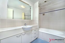 Unit 29/110 Mounts Bay Rd Perth WA 6000, Australia