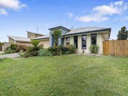 4 Arrawarra St, Pottsville NSW 2489, Australia