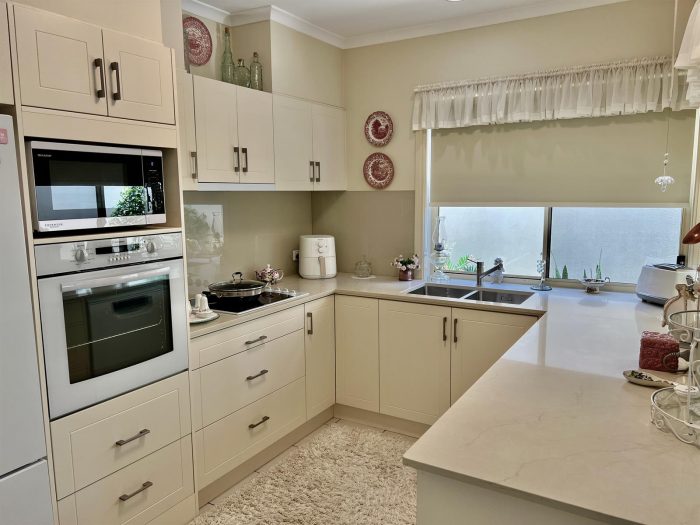 Unit 70/76 Bayview St, Runaway Cove Cottages, Runaway Bay QLD 4216, Australia