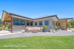 219 Greenwood Dr, Willyung WA 6330, Australia