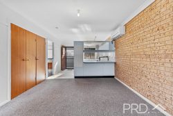 4/16 Havelock St, Adelong NSW 2729, Australia