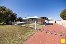 4 Hewby Court Ledge Point, WA 6043, Australia