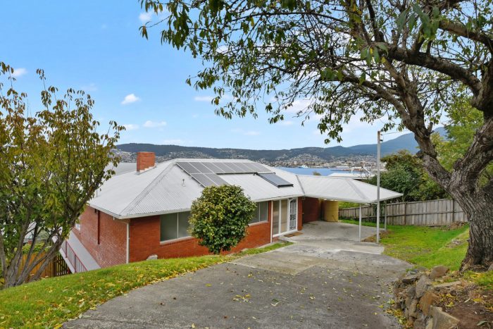 80 Leura St Rosny TAS 7018, Australia