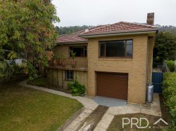 34 Nellis St, Batlow NSW 2730, Australia