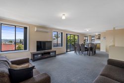 27 Brendan Cres, Austins Ferry TAS 7011, Australia