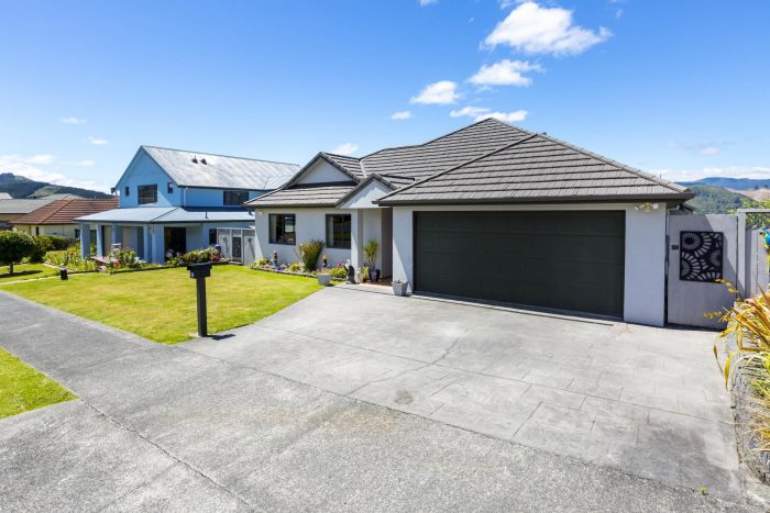 17 Birkinshaw Grove, Riverstone Terraces, Upper Hutt, Wellington, 5018, New Zealand