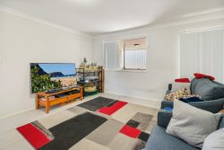 5 Kirra Rd, Morisset NSW 2264, Australia