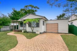 51 Dunban Rd, Woy Woy NSW 2256, Australia