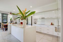 19 Nivosa Ct, Mission Beach QLD 4852, Australia