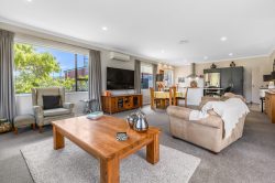 39 Saunders Close, Whitby, Porirua, Wellington, 5024, New Zealand