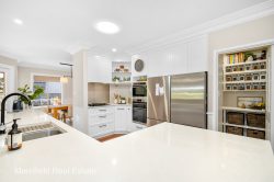 6 Sea View, Bayonet Head WA 6330, Australia