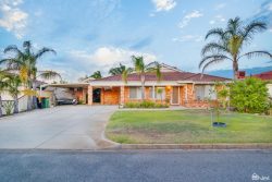 6 Alloway Pl, Seville Grove WA 6112, Australia