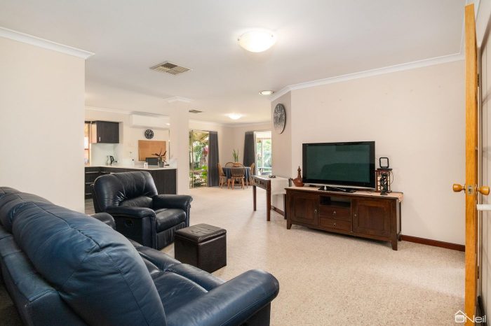 6 Alloway Pl, Seville Grove WA 6112, Australia