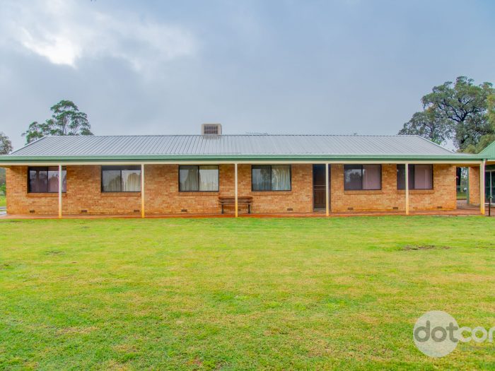 82L Godwins Ln, Eumungerie NSW 2822, Australia